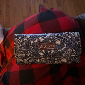 Sakroots Navy and Cream Floral Paisley Canvas Wallet